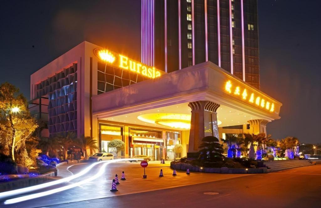 Eurasia Convention International Hotel Vuhan Dış mekan fotoğraf