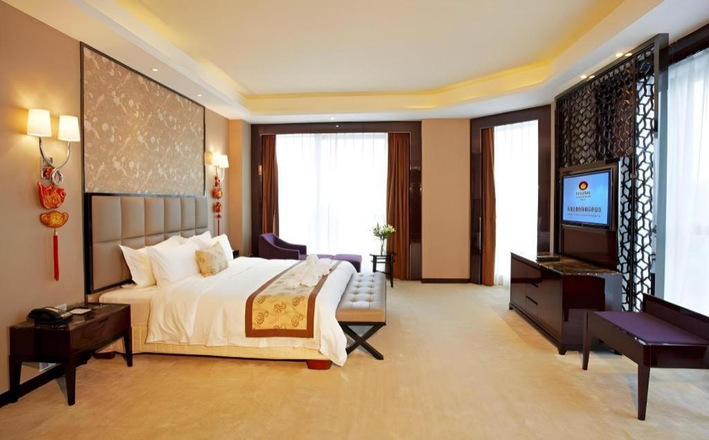Eurasia Convention International Hotel Vuhan Dış mekan fotoğraf