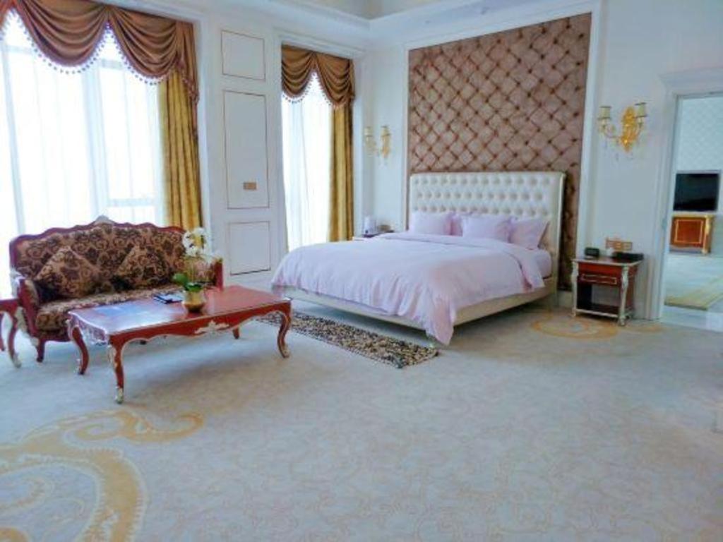 Eurasia Convention International Hotel Vuhan Dış mekan fotoğraf