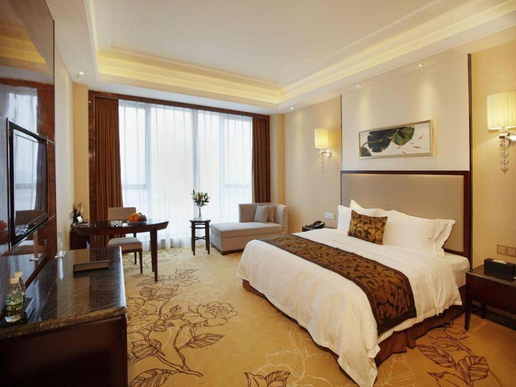 Eurasia Convention International Hotel Vuhan Dış mekan fotoğraf